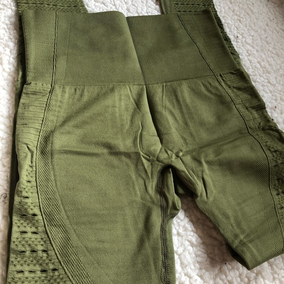 NEW! Army Green Energy Seamless Leggings - Picture 4 of 8